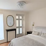 Mayfair Place 8 Yard