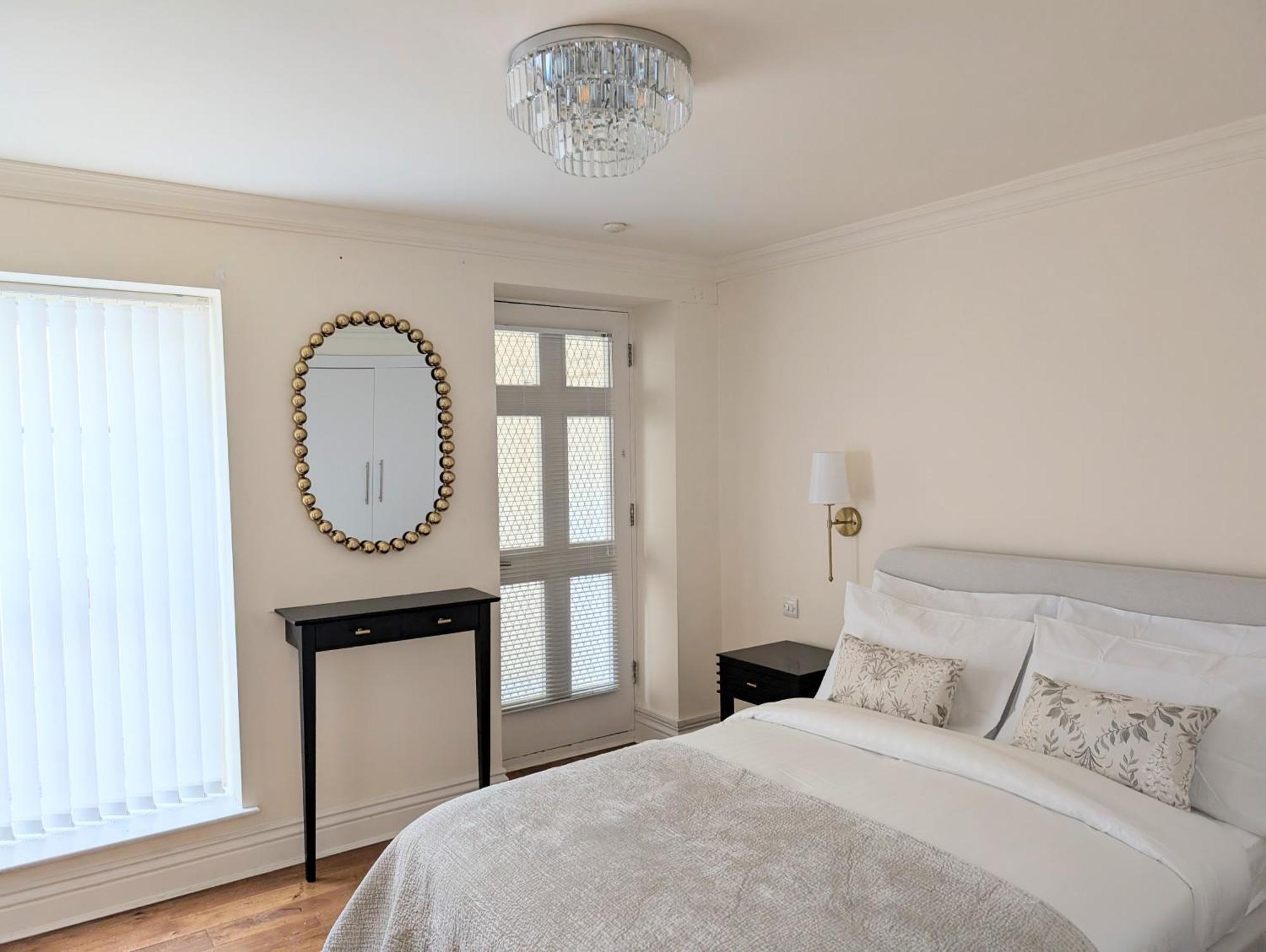 Mayfair Place 8 Yard *